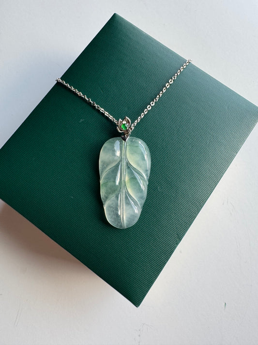 18K WHITE GOLD LIGHT GREEN LEAF WITH DIAMOND JADEITE JADE PENDANT